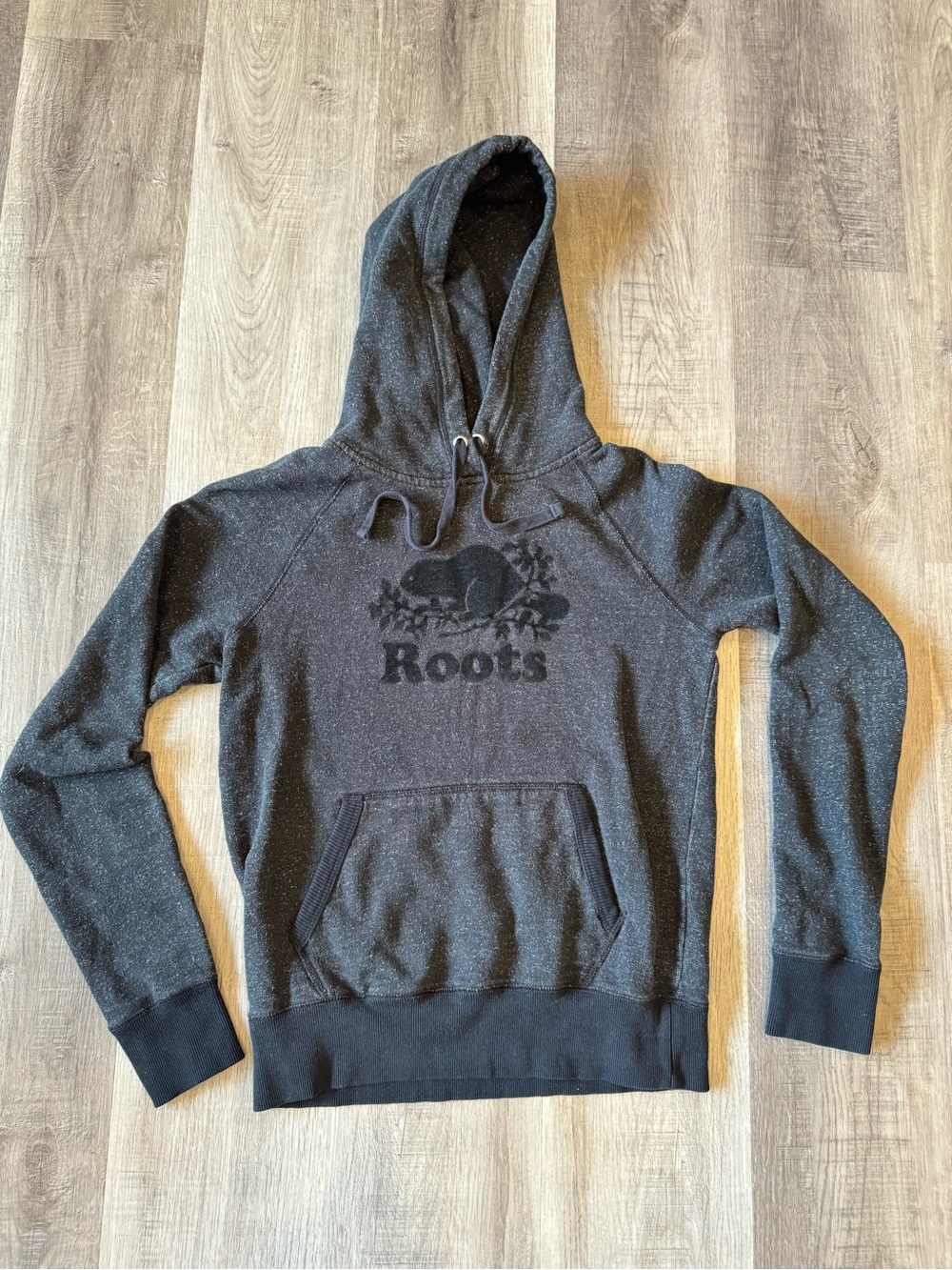 Roots Charcoal Hoodie Women’s Small Pullover Tonal Logo Kangaroo Pocket
